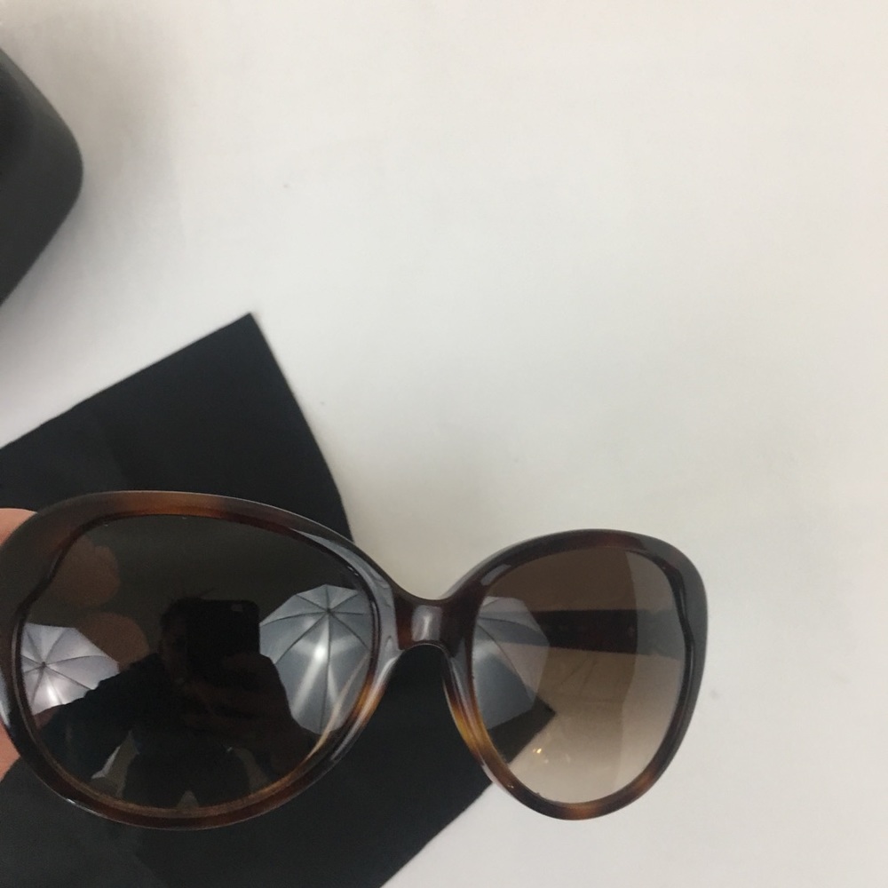 Auth Ferragamo Jackie O sunnies 😎 - Picture 4 of 8